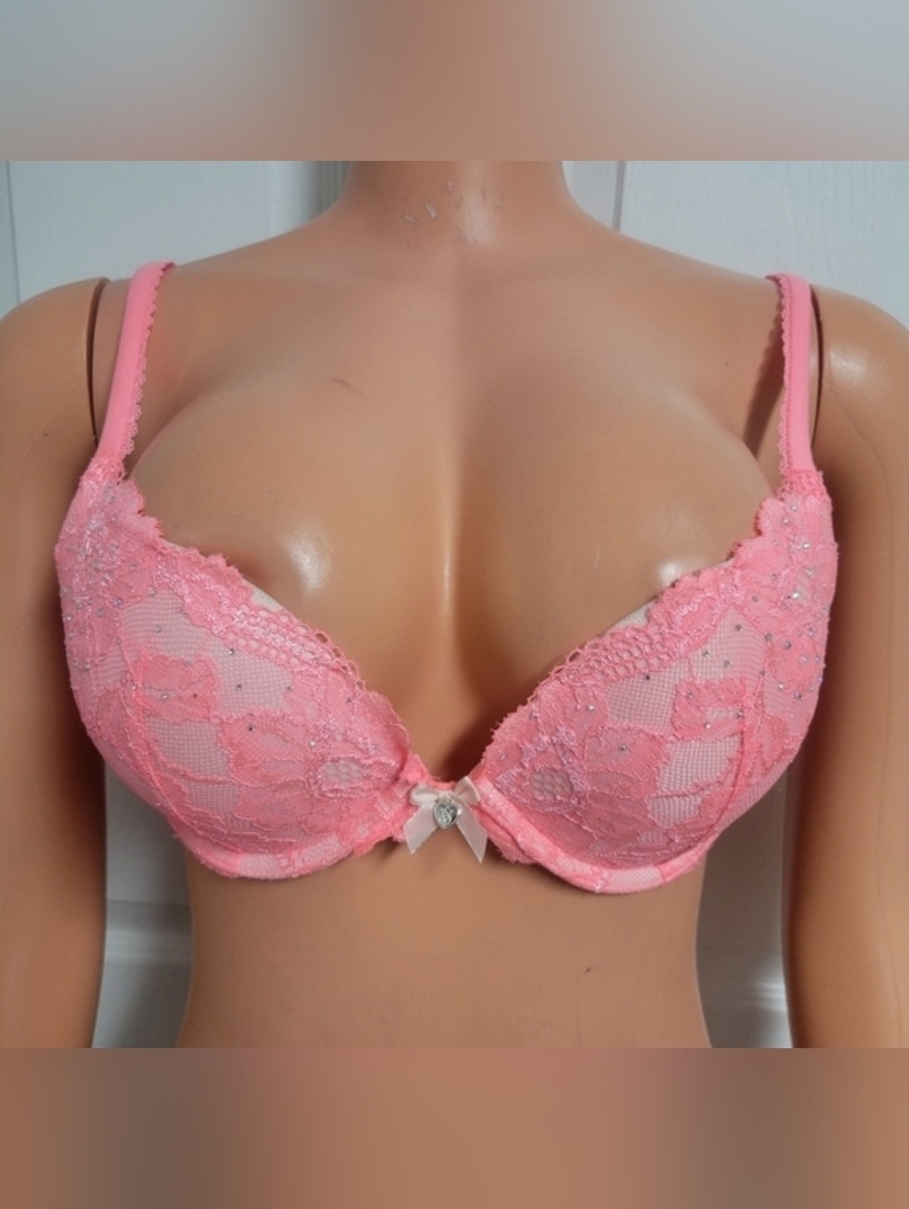 Victoria's Secret Body Lace Rhinestone Push Up Bra Size 34C.
